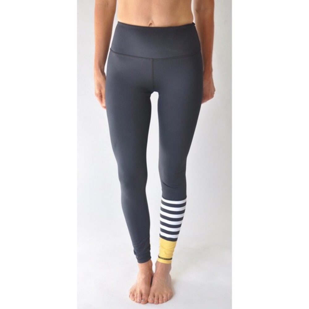 Zyia bumblebee leggings
